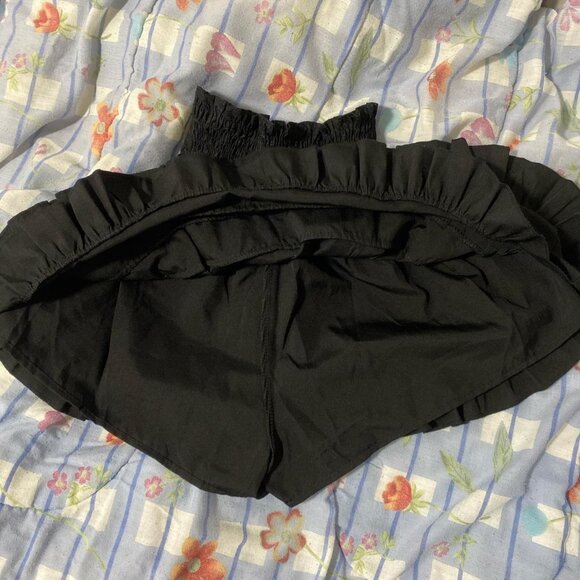 Cute Black Ruffled Skirt - Size L - Picture 2 of 2
